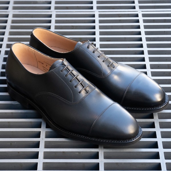 本場イギリスの革靴を堪能…Crockett＆Jones(クロケットジョーンズ)の 
