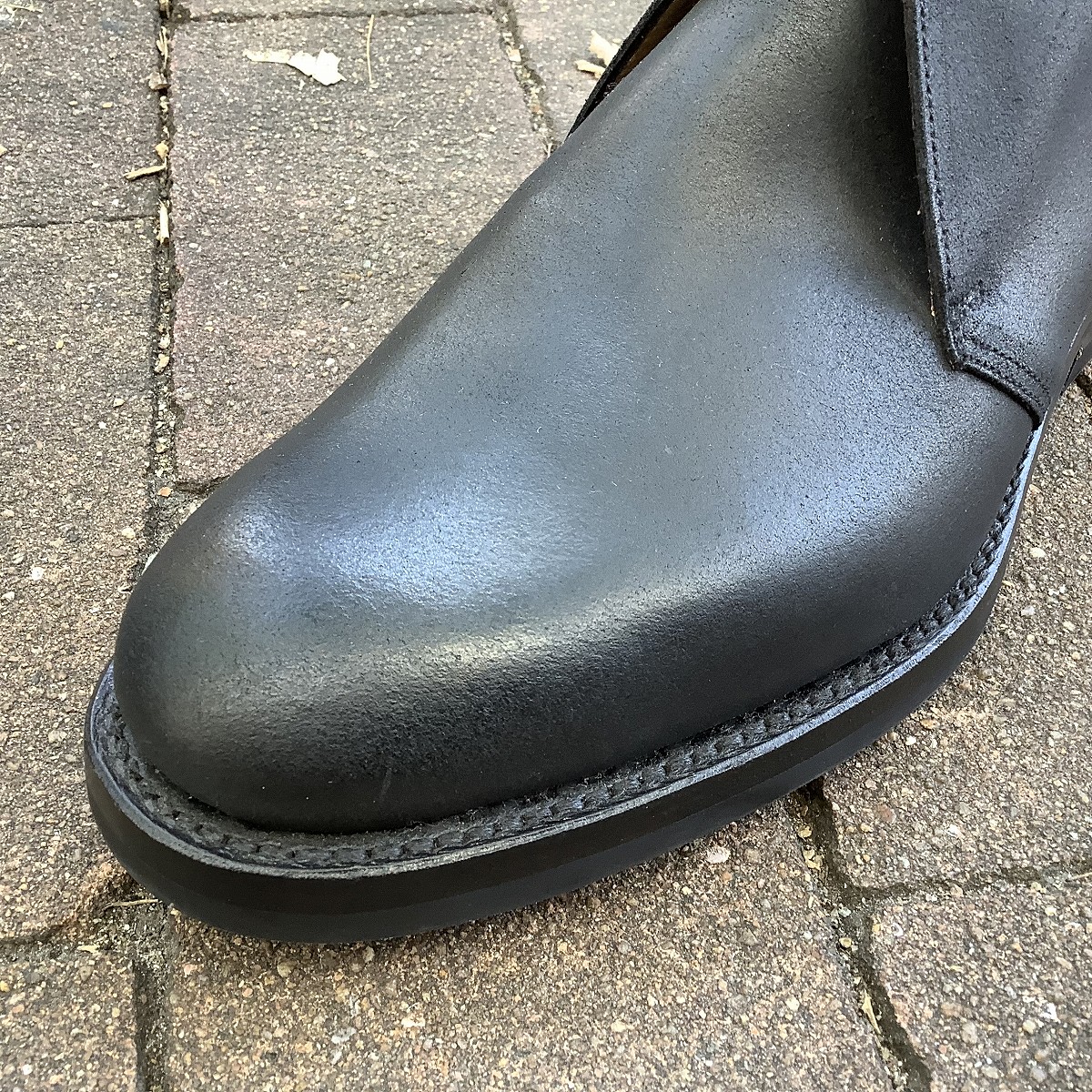 定番チャッカブーツ、クロケット＆ジョーンズのチャートシー