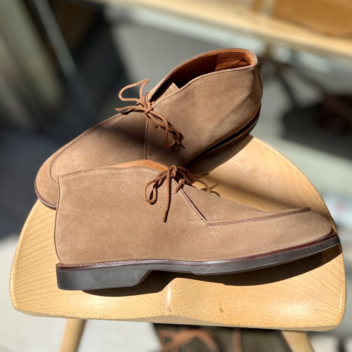 Crockett&Jones SUNBURY スエードレザー チャッカブーツ Crockett&Jones:チャートシー スエード チャッカ ブーツ｜ SHIPS