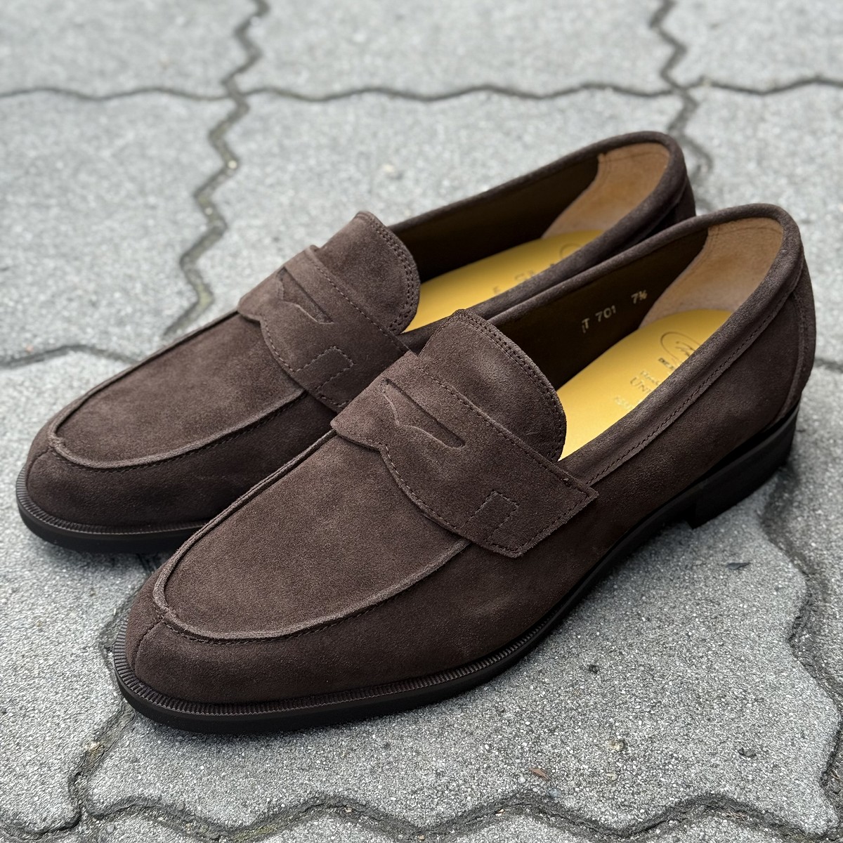 梅雨に履きたいローファー特集、雨の日にもおすすめのローファーを揃え