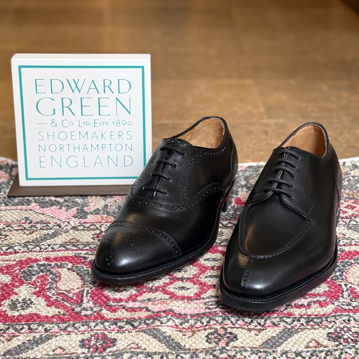 英国老舗メーカー、エドワードグリーンが手掛けるレディース靴です
