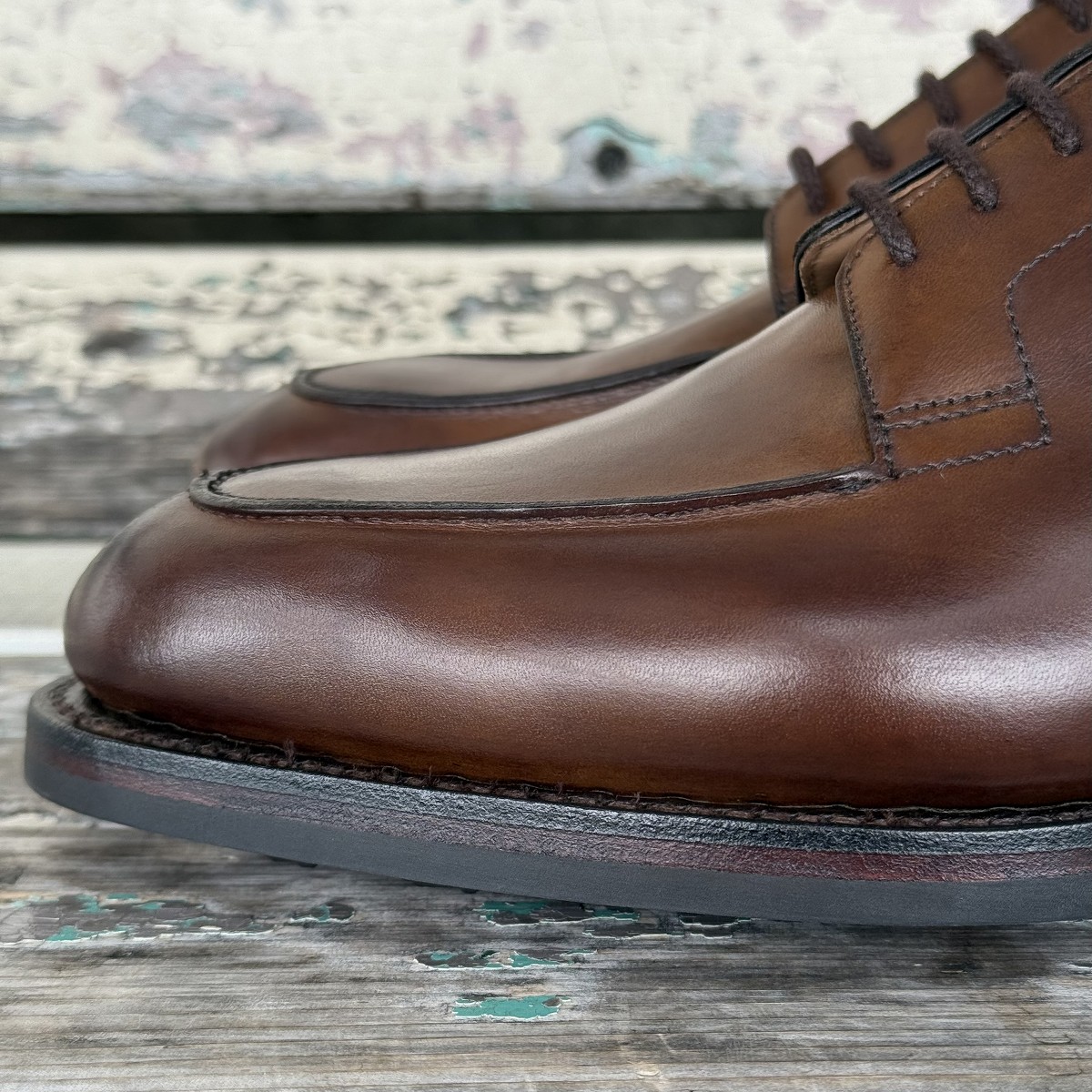 クロケット＆ジョーンズのユーチップはビジネスからカジュアルまで