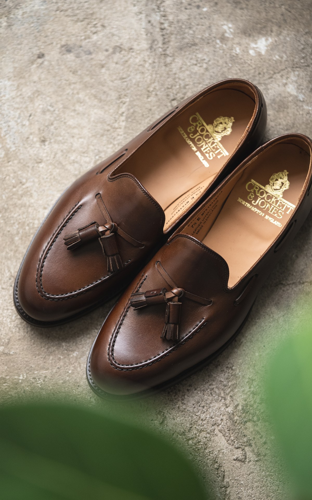 ベージュに変更 タッセルローファーの完成形──クロケット＆ジョーンズ「キャベン