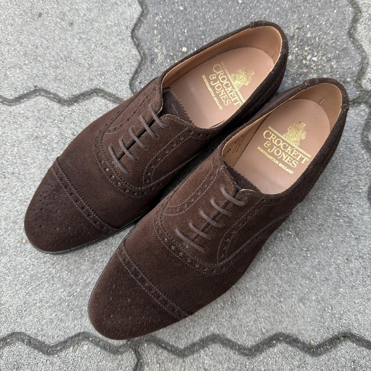 冬の装いにおすすめのクロケット＆ジョーンズのセミブローグ | Trading