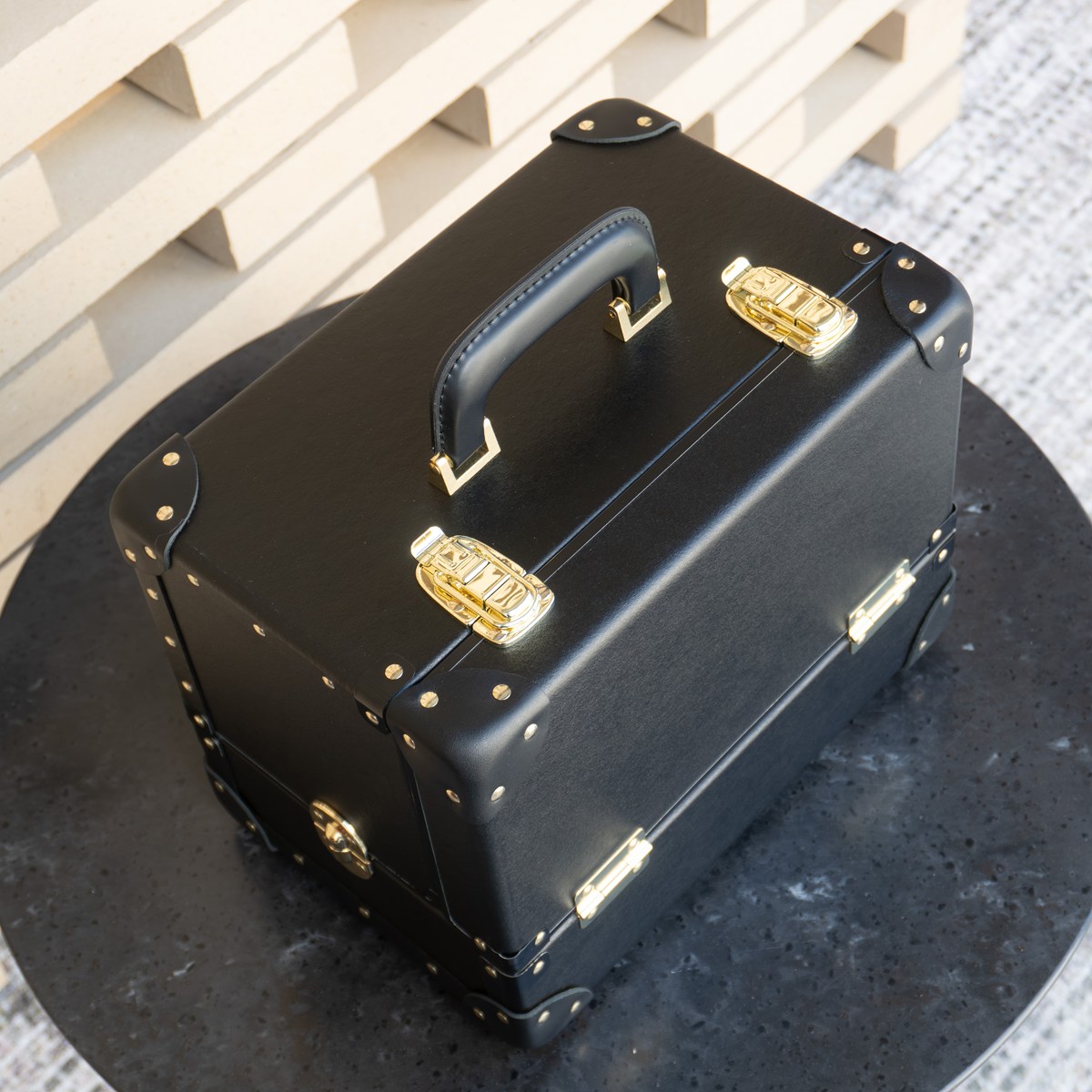 革靴ライフを充実させる靴磨きグッズ専用の収納ボックス「タイム