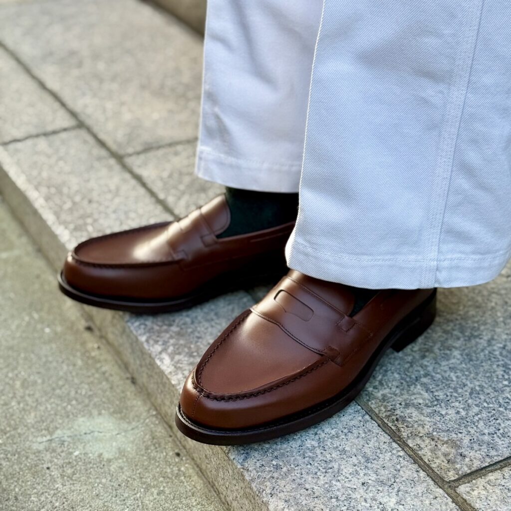 ありそうで無かった絶妙なバランスのオリエンタルのローファー